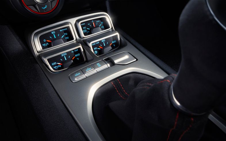 2012-Chevrolet-Camaro-ZL1-gauges 2012 Chevrolet Camaro ZL1 gösterge paneli