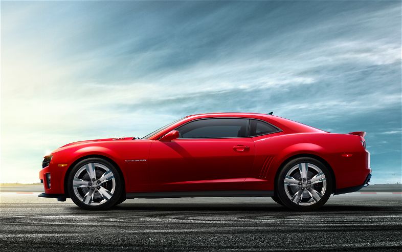 2012-Chevrolet-Camaro-ZL1-side-view 2012 Chevrolet Camaro ZL1 yan görünümü