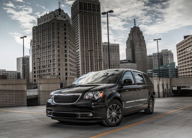 CHRYSLER TOWN AND COUNTRY S