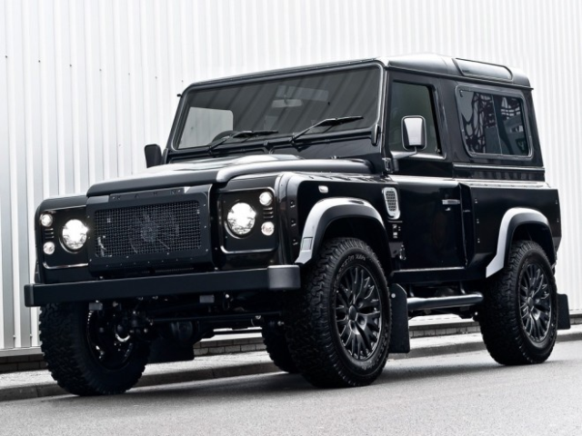 Black LAND ROVER DEFENDER Kahn Design tuning