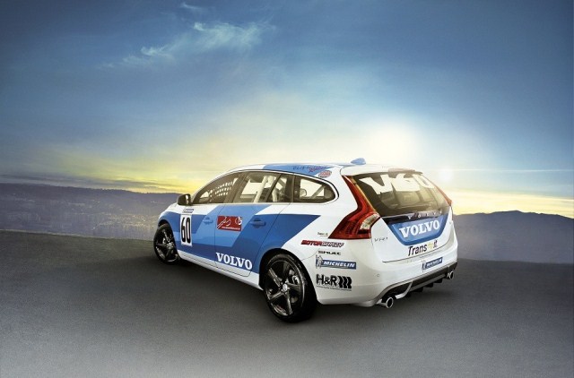 RACE CAR VOLVO V60 Racing