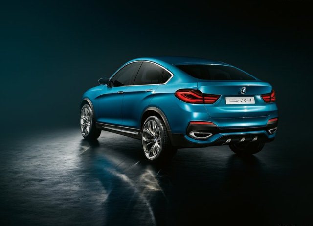 2014_BMW_X4_SUV_rear_pic-3