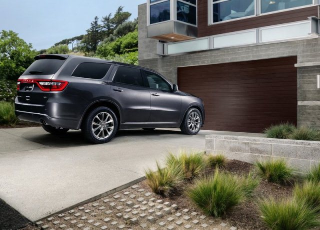 2014_DODGE_DURANGO_SUV_rear_pic-9