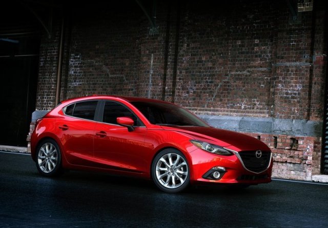 2014 Red MAZDA 3