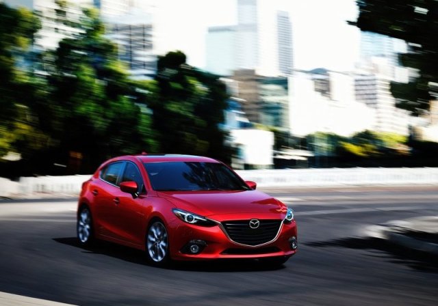 2014_MAZDA_3_front_pic-2