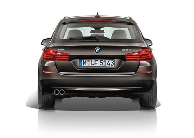 2014_BMW_5_SERIES_TOURING_brown_rear_pic-12