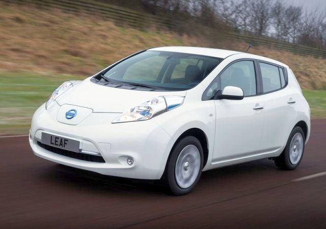 NISSAN_Leaf_white_front_pic-4