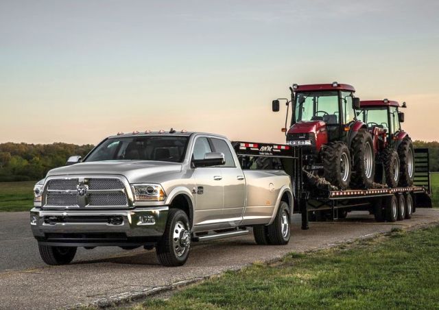 2014_DODGE_RAM_HEAVY_DUTY_front_pic-2