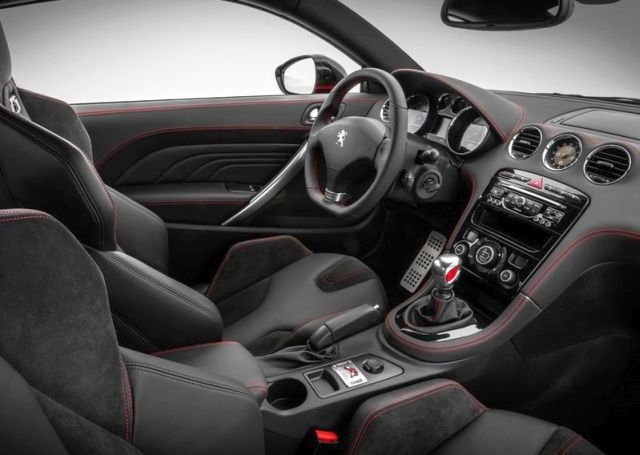 2014_PEUGEOT_RCZ-R_interior_pic-22