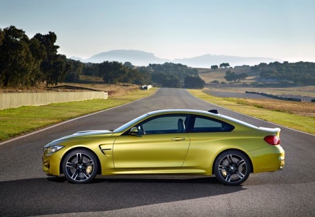 2015_BMW_M4_COUPE_profile_pic-5