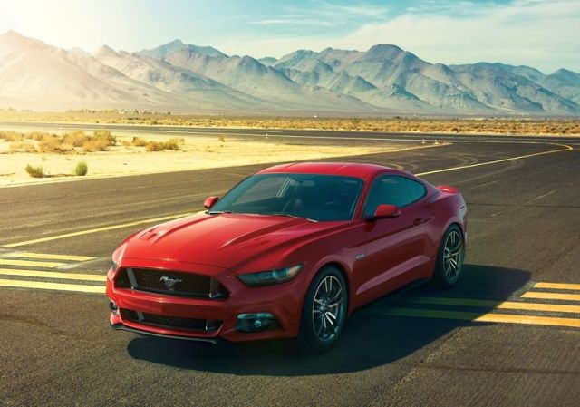 2015_FORD_MUSTANG_GT_front_pic_2