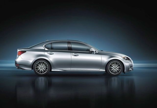 2015_LEXUS_GS_300H_profile_pic-4