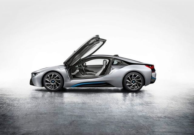 BMW_i8_electric_car_profile_pic-3