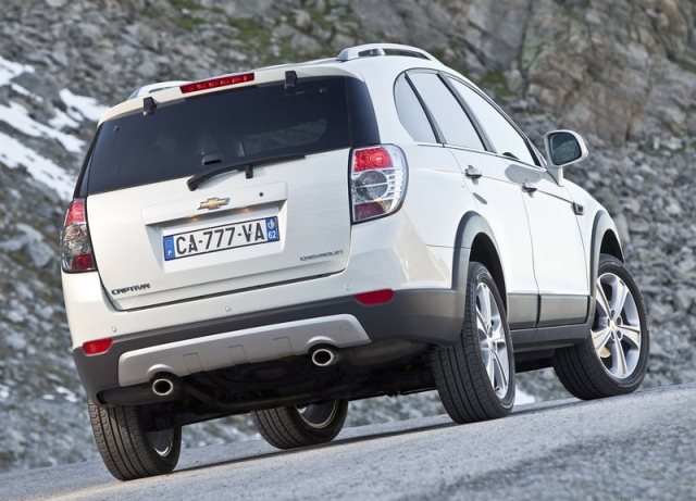 2013_CHEVROLET_CAPTIVA_pic-2