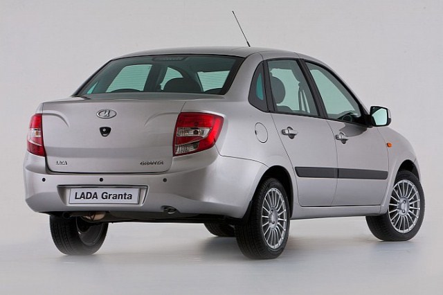 2013_LADA_GRANTA_rear_pic-3