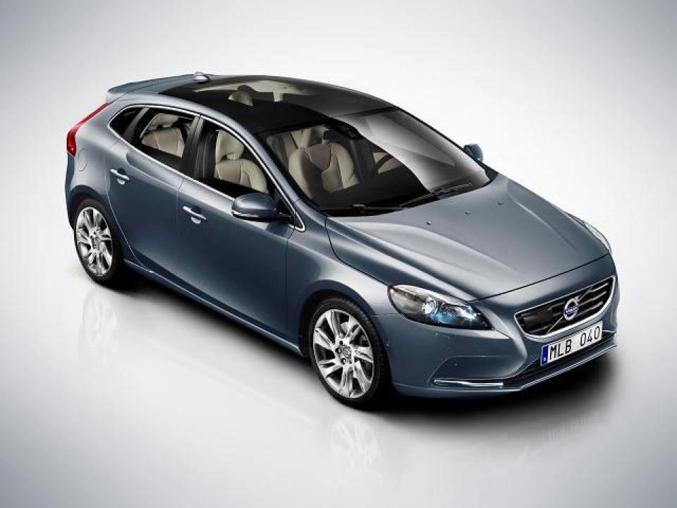 VOLVO V40 …www.oopscars.com