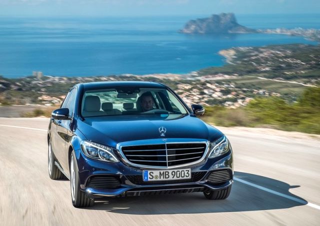 2015_MERCEDES_C-CLASS_front_pic-10