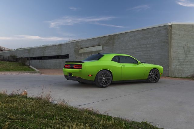 2015_DODGE_CHALLENGER_pic-14
