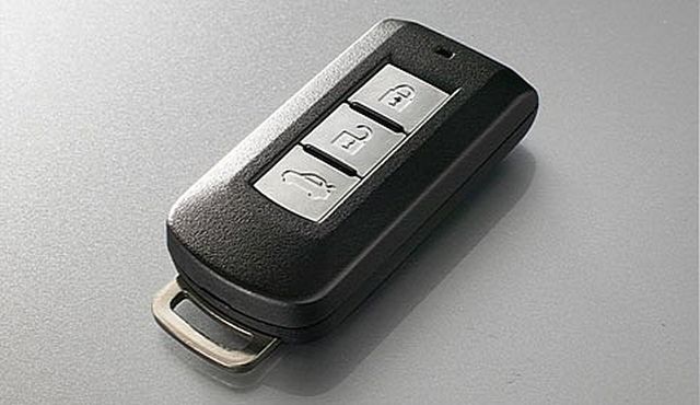 2015 MITSUBISHI ATTRAGE