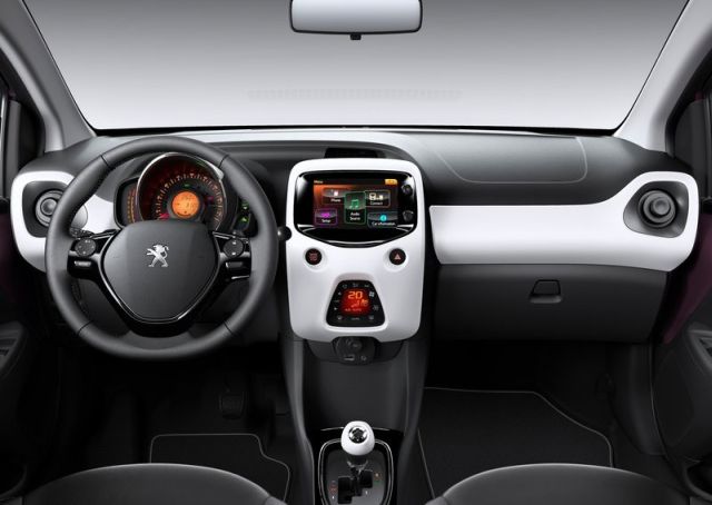 PEUGEOT 108 