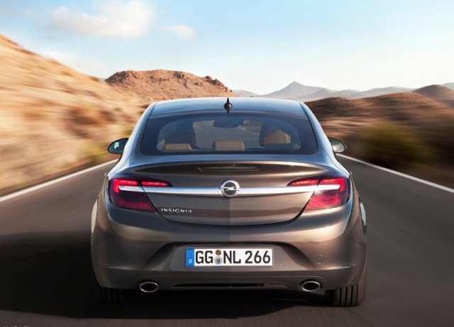 OPEL INSIGNIA 
