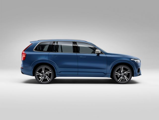 VOLVO_XC90_R-DESIGN_pic-3