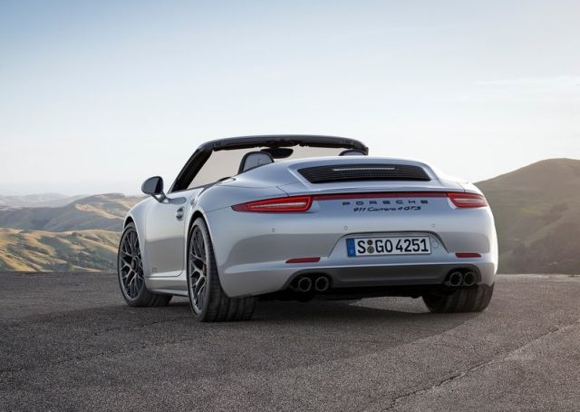 2015_PORSCHE_911_GTS_pic-4