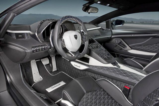 LAMBORGHINI AVENTADOR tuned by MANSORY Carbonado style