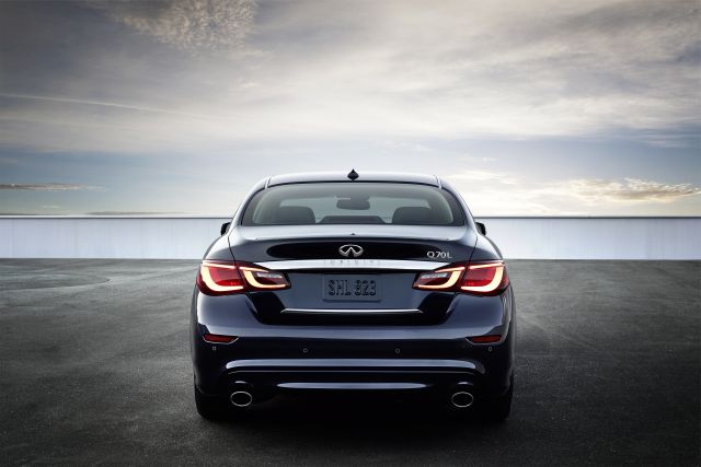 2015_INFINITI_Q70L_pic-4