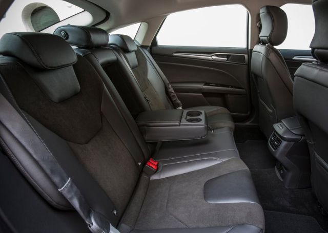 2015_FORD_MONDEO_pic-10