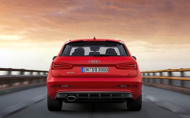 2014_AUDI_RS_Q3_Suv_RED_Rear_pic-2