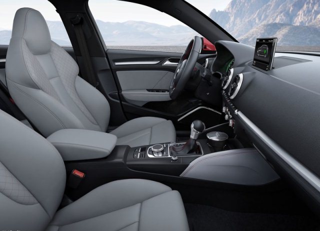 2014_Audi_A3_e-tron_interior_pic-11