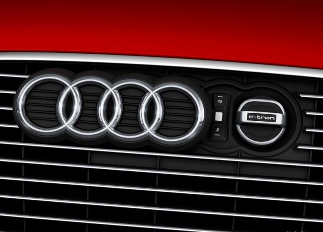 2014_Audi_A3_e-tron_pic-9