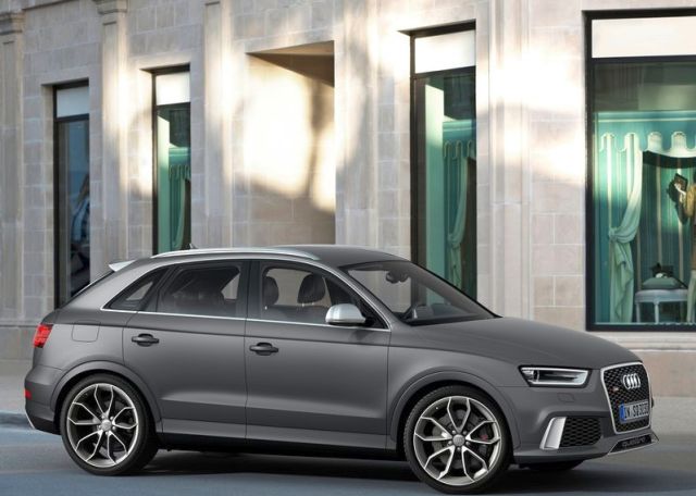 2014_Audi_RS_Q3_matte_gray_pic-1