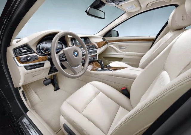 2014_BMW_5_SERIES_TOURING_brown_interior_pic-20