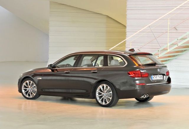 2014_BMW_5_SERIES_TOURING_brown_pic-13