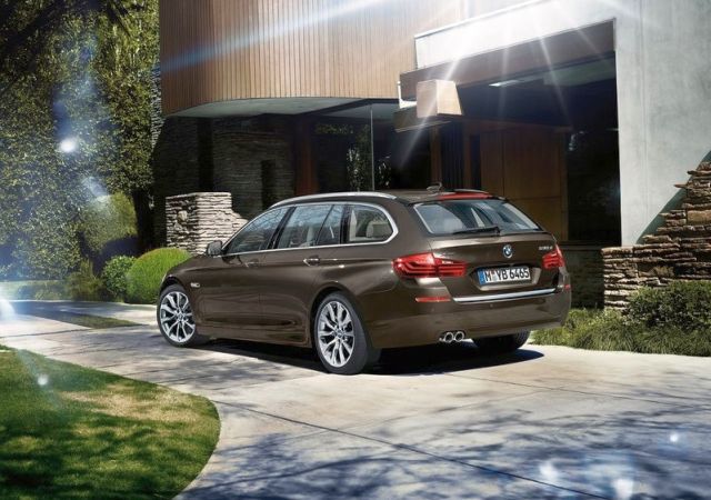 2014_BMW_5_SERIES_TOURING_brown_pic-14