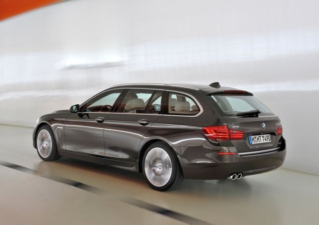 2014_BMW_5_SERIES_TOURING_brown_pic-6