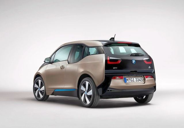 2014_BMW_i3_rear_pic-2