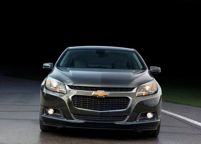 2014_CHEVROLET_MALIBU_front_pic-2