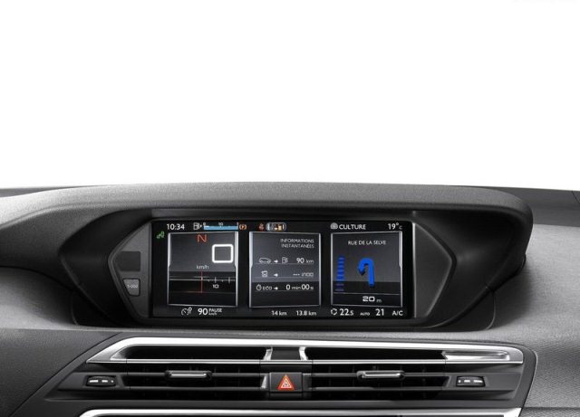 2014_CITROEN_C4_PICASSO_digital_dashboard_pic-14