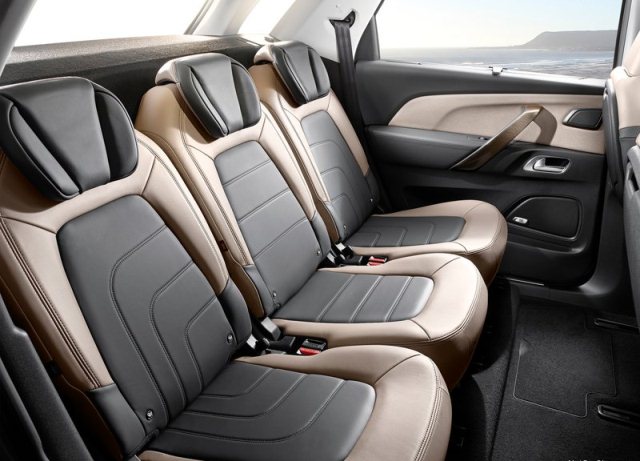 2014_CITROEN_C4_PICASSO_seats_pic-10