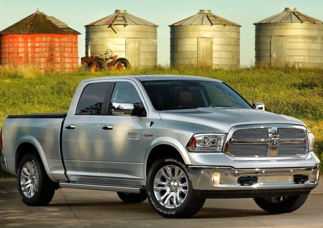 2014_DODGE_RAM_1500_front_pic-4