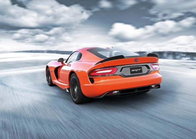 2014_DODGE_VIPER_SRT_TA_Orange_color_rear_pic-3