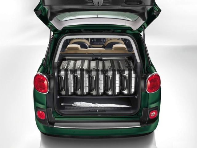 2014_FIAT_500L_Living_pic-6