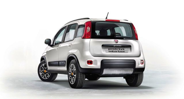 2014_FIAT_PANDA_4X4_rear_pic-2