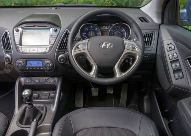 2014_HYUNDAI_ix35_steeringwheel_pic-9