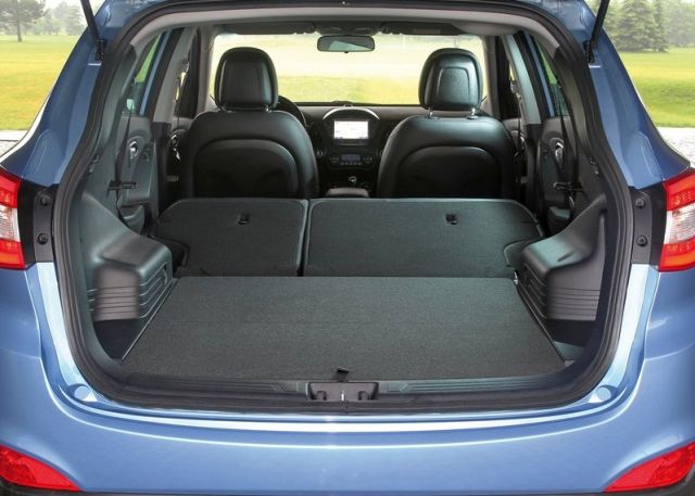 2014_HYUNDAI_ix35_trunk_pic-15