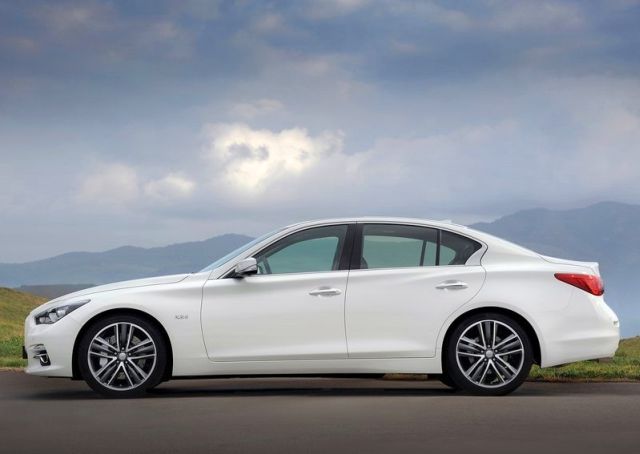 2014_INFINITI_Q50_profile_white_color_pic-7