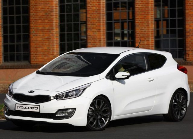 2014 KIA Pro Cee’d white